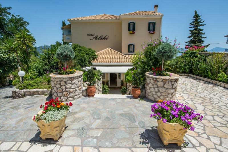 Aliki Hotel Nikiana Exterior photo
